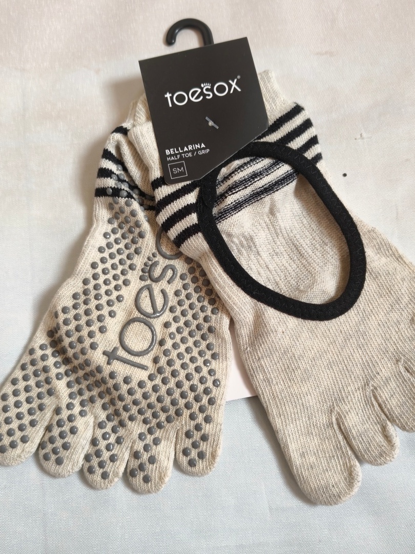 Calcetines de Yoga Toesox de C - Pilates Yoga Wear reseña y precio