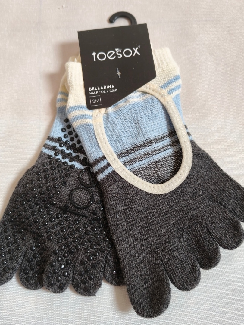 Calcetines de Yoga Toesox de C - Pilates Yoga Wear reseña y precio